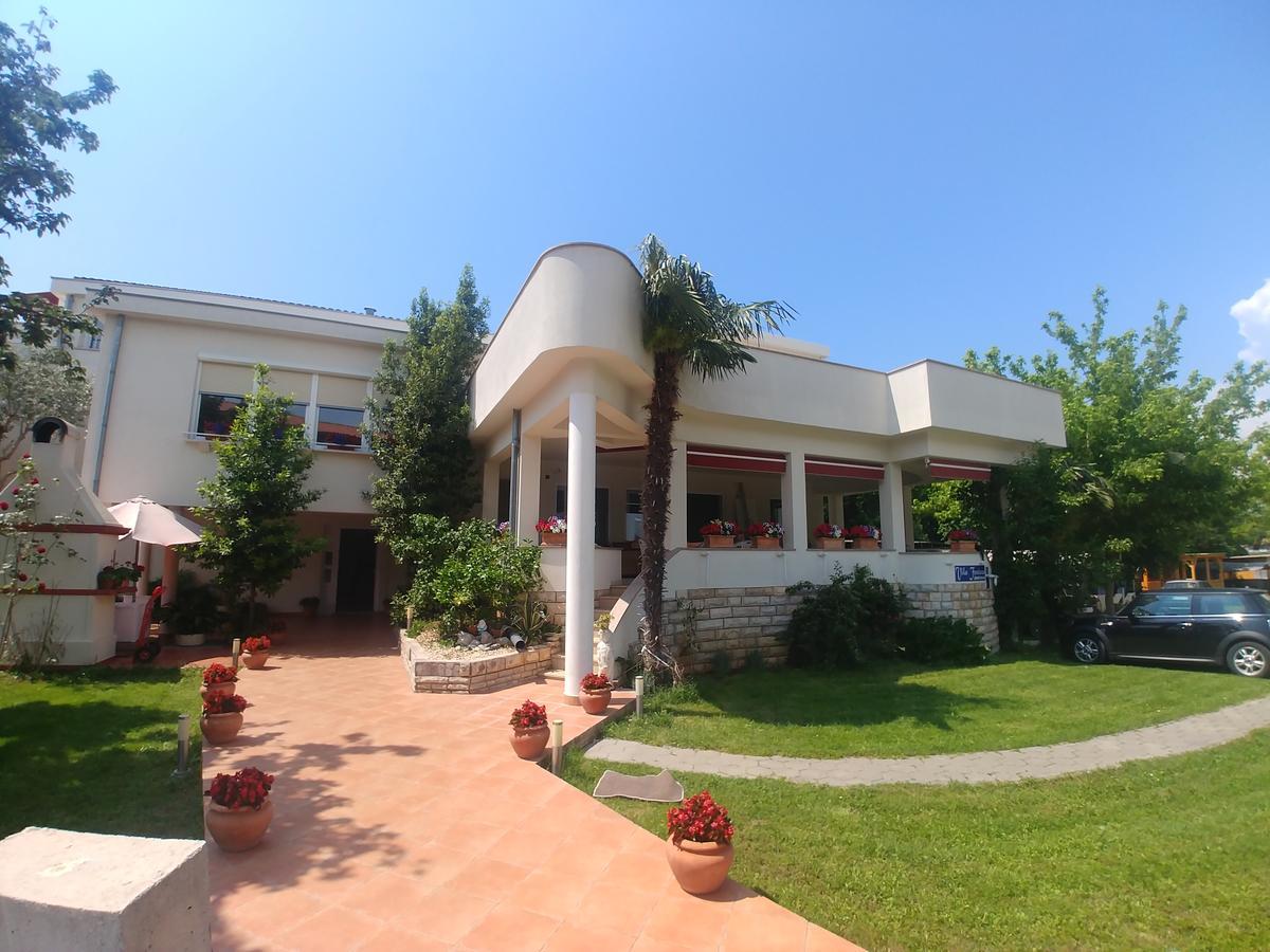 Villa Fontana Sukosan Luaran gambar