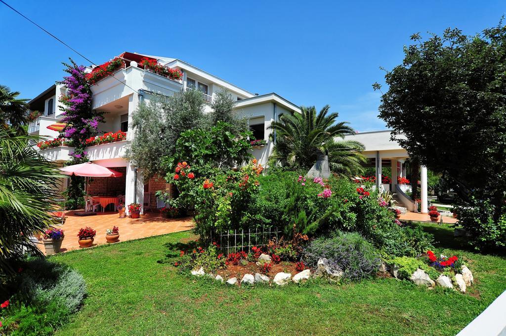 Villa Fontana Sukosan Luaran gambar